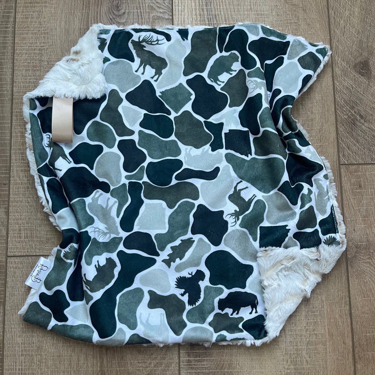 Lovey - Camo and Animals W/ Snowy Owl