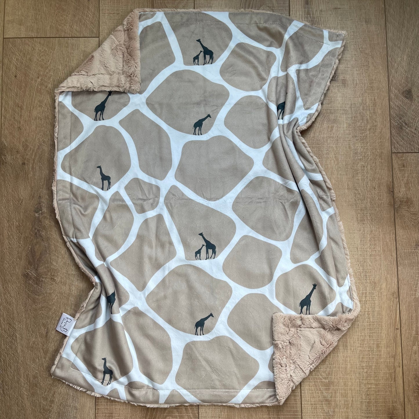 Newborn Baby Blanket - Neutral Giraffe w/ Top Stitch
