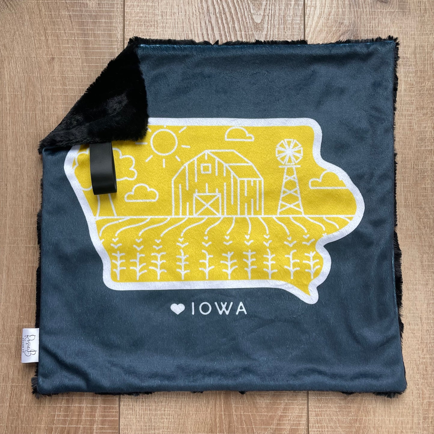 Lovey - Iowa Black & Gold (Hawkeyes)