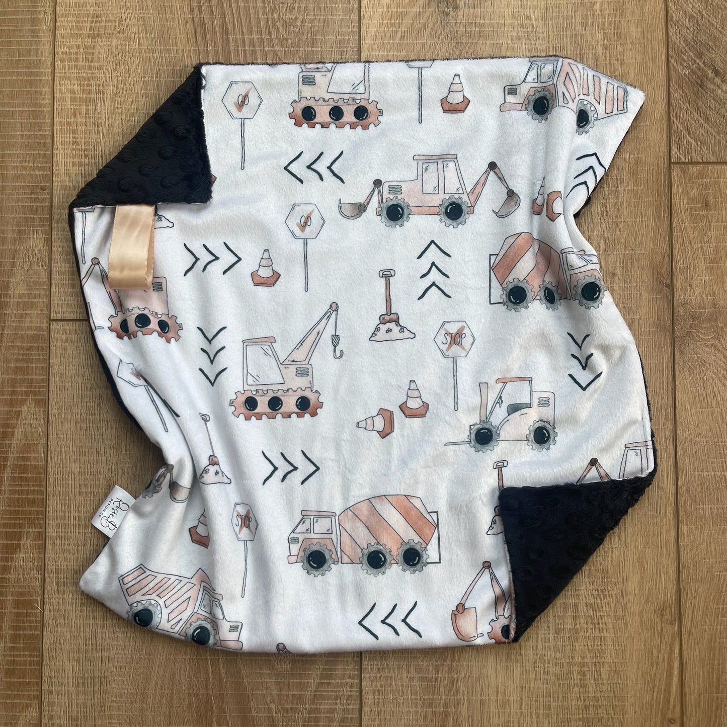 Lovey - Neutral Construction