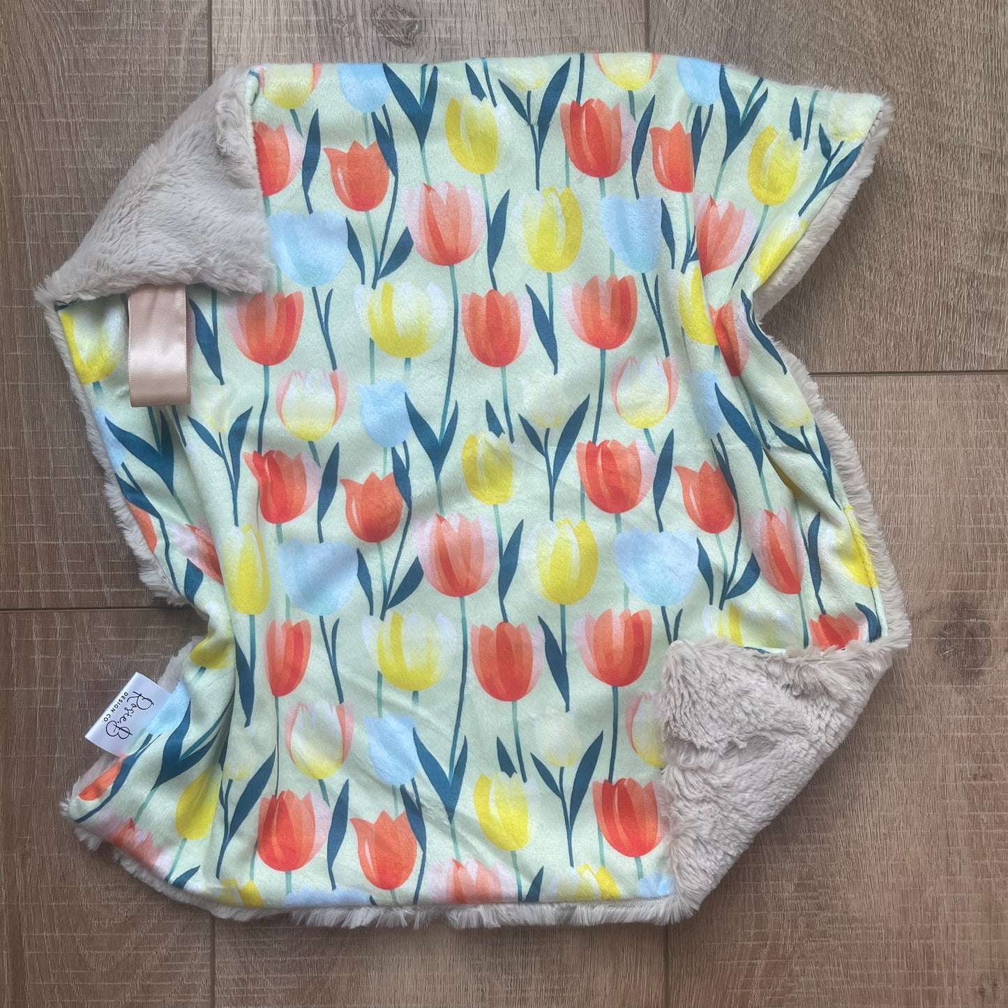 Lovey - Retro Dutch Tulips
