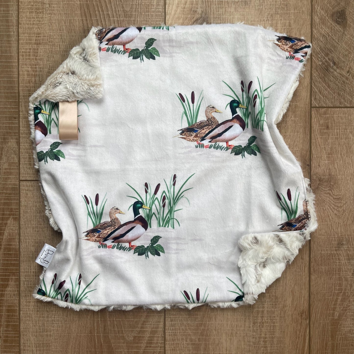 Lovey - Neutral Ducks