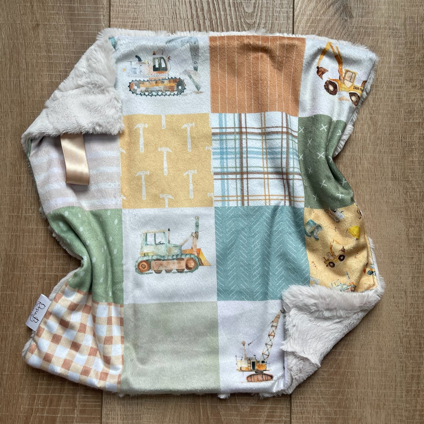 Lovey - Construction Patchwork