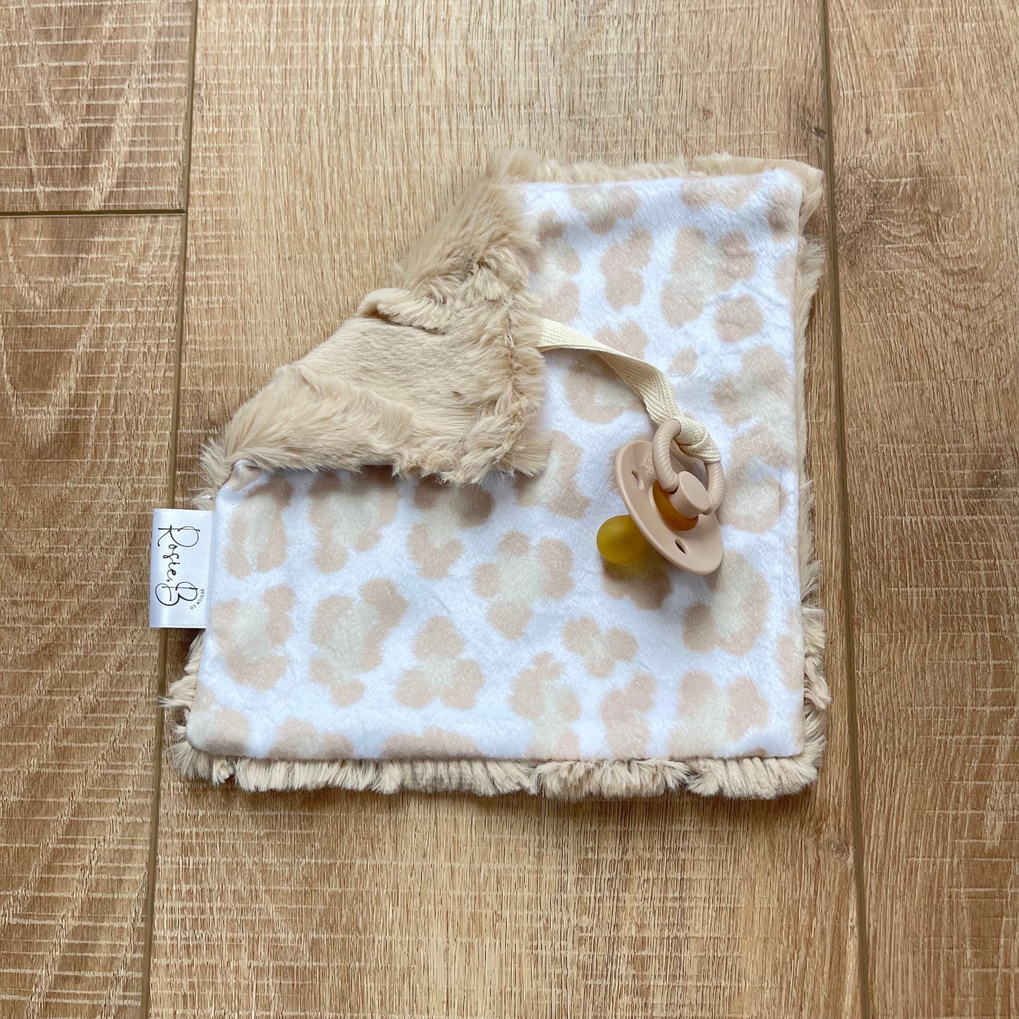 Beige Leopard