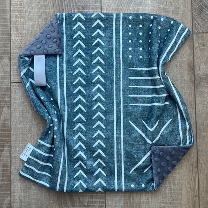 Lovey - Grey Aztec