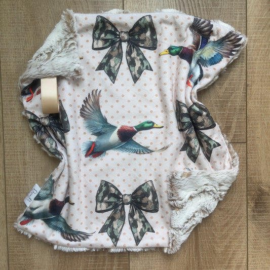 Lovey - Bows and Ducks
