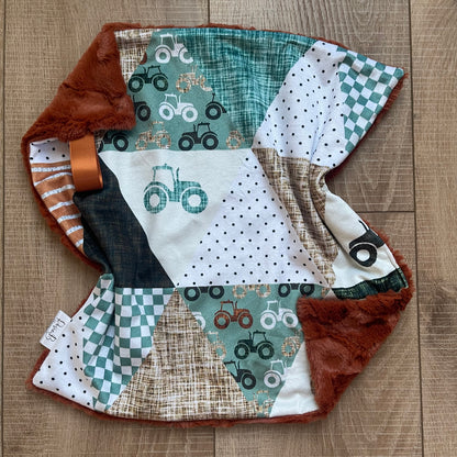 Tractor Linen Triangle Wholecloth