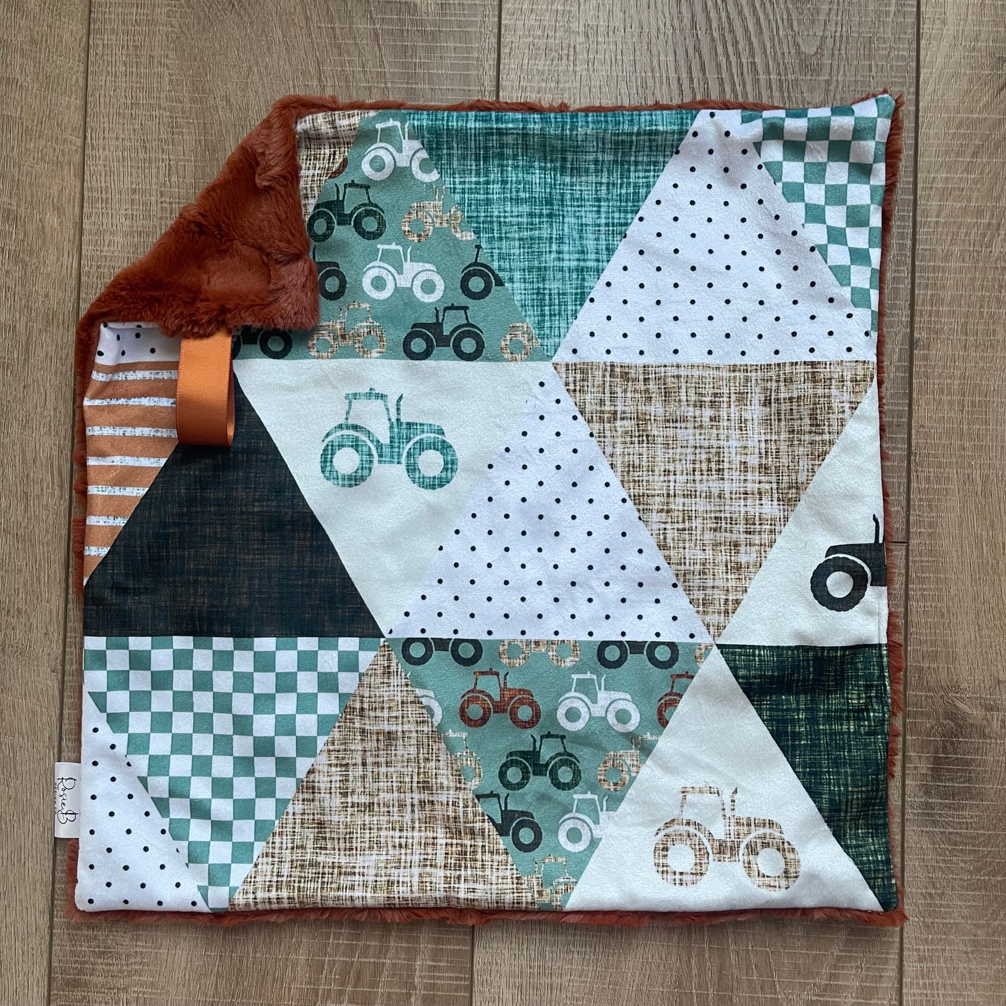 Tractor Linen Triangle Wholecloth