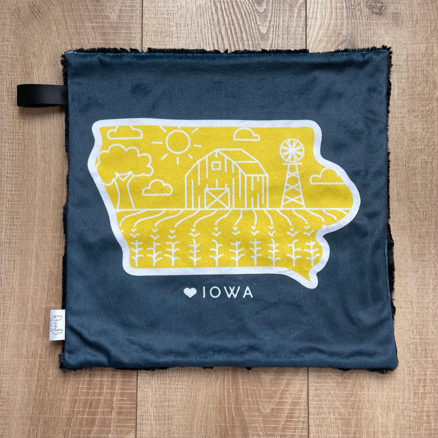 Lovey - Iowa Black & Gold (Hawkeyes)