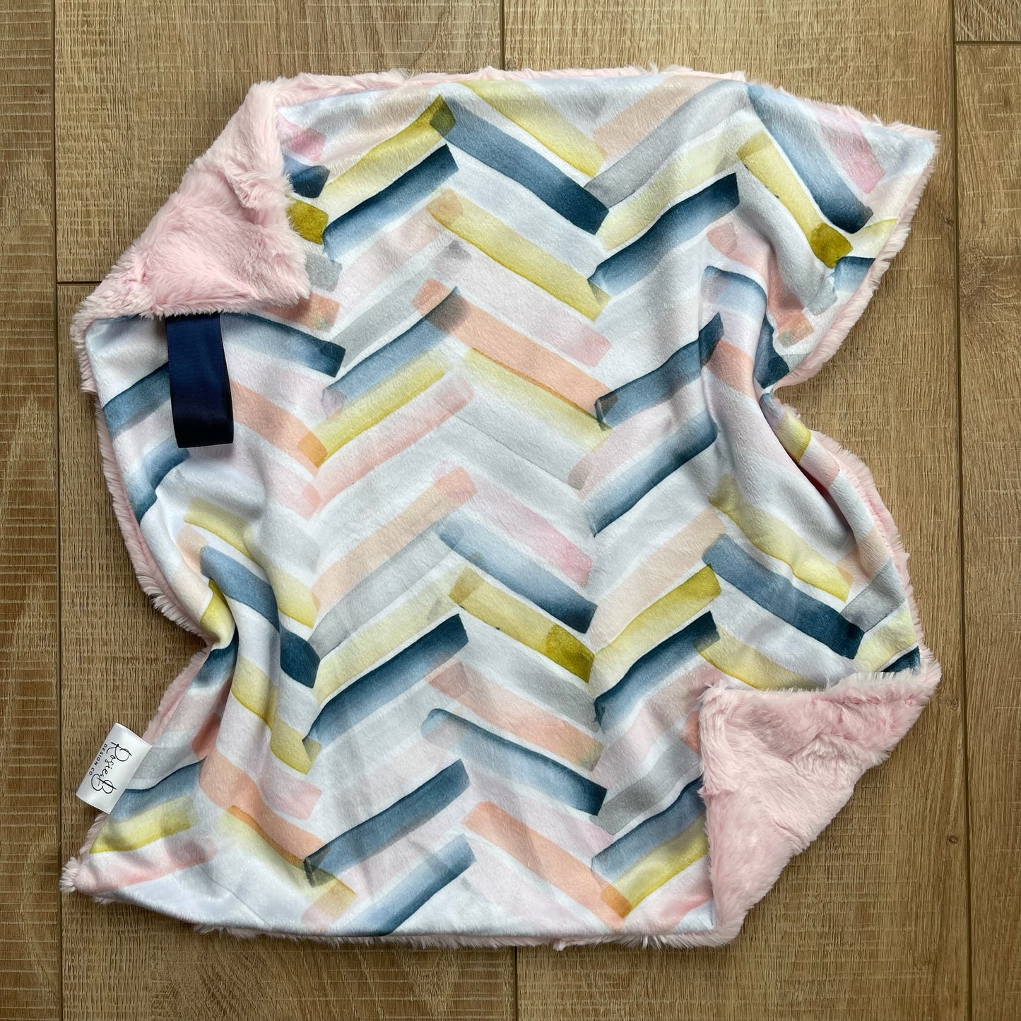 Lovey - Watercolor Herringbone Pattern