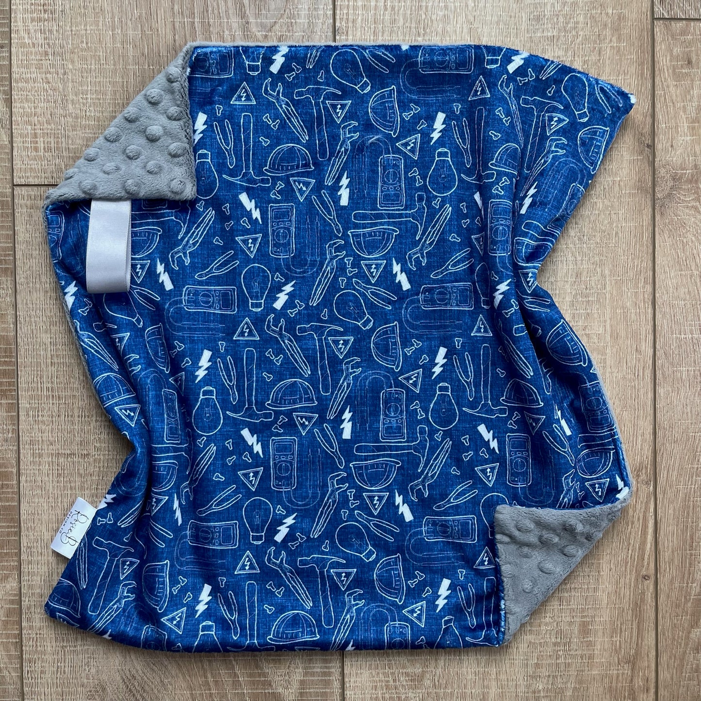 Lovey - Navy Construction