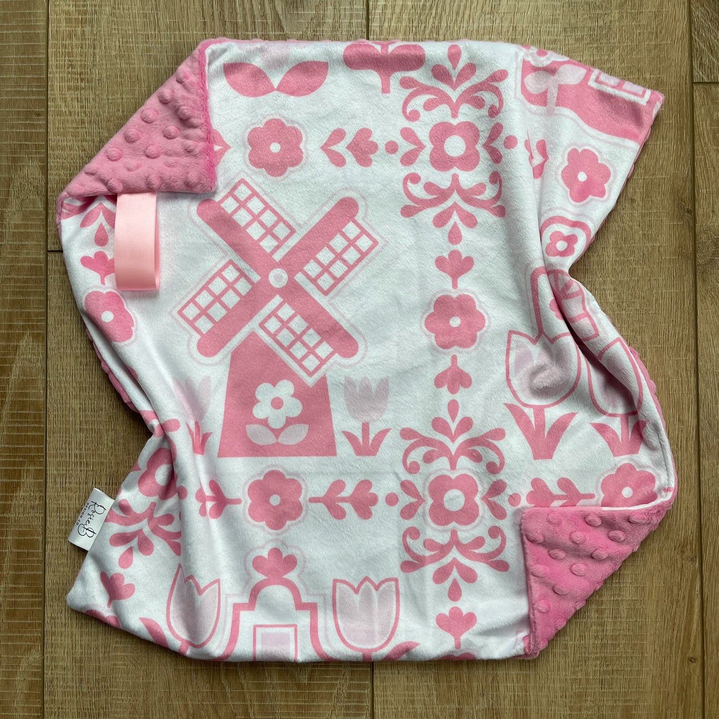 Lovey - Pink Holland Scene with Floral w/ Deep Pink Dimple