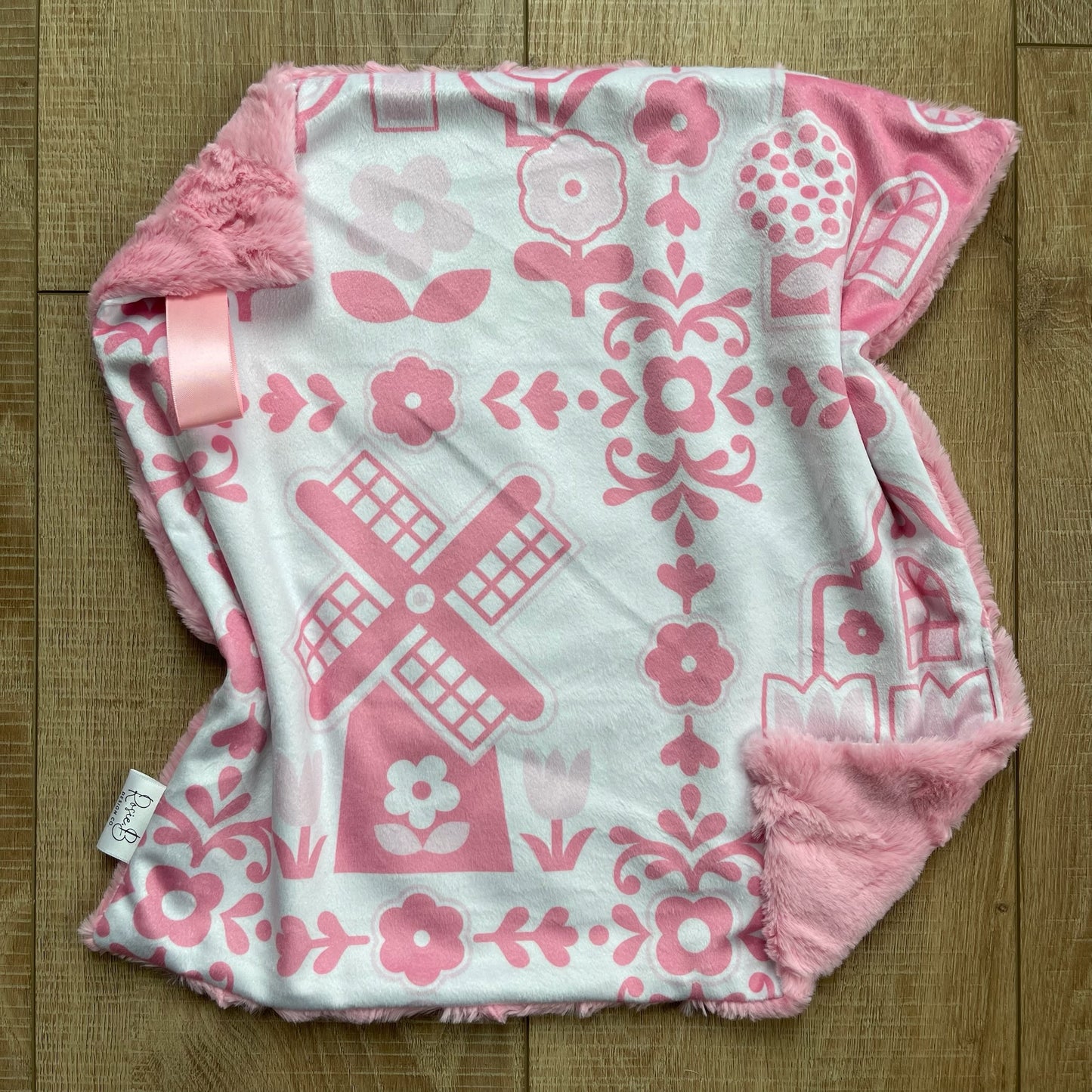 Lovey - Pink Holland Scene with Floral