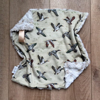 Lovey - Flying Ducks