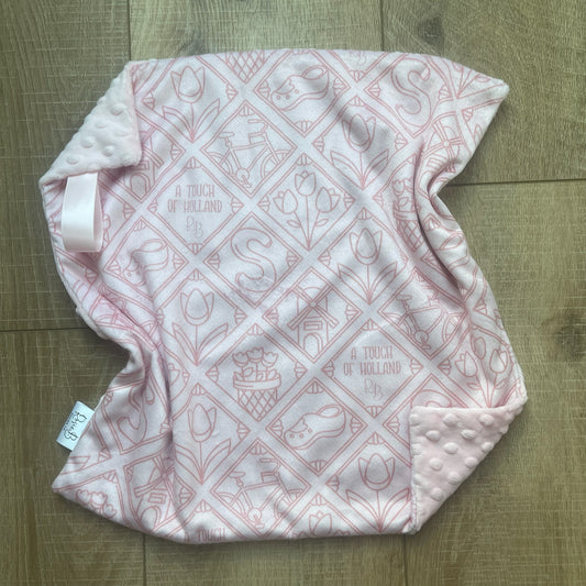 Lovey - Pink Tile Touch of Holland w/ Pink Dimple