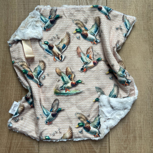 Lovey - Flying Ducks