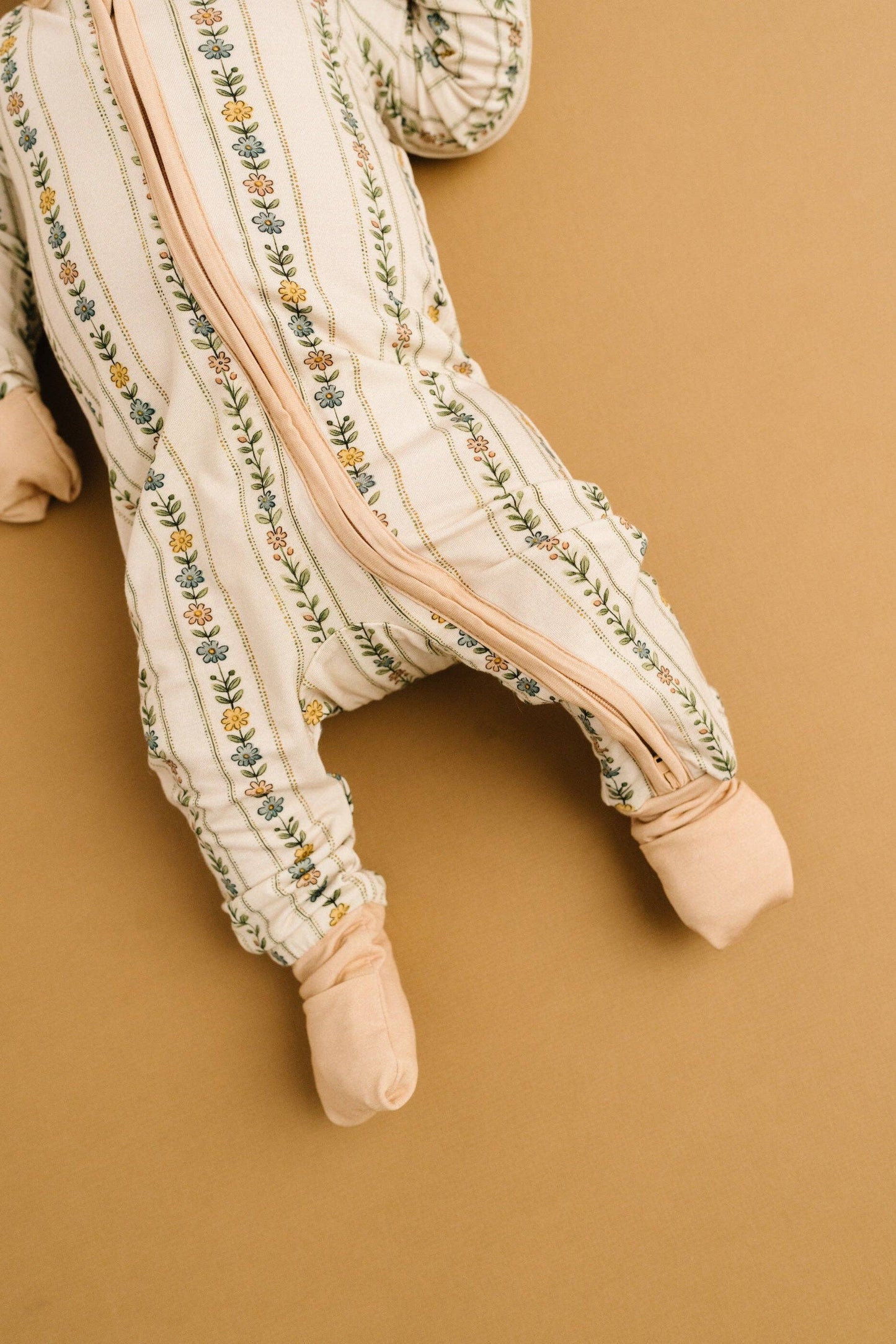 Dainty Daisy Bamboo Sleeper