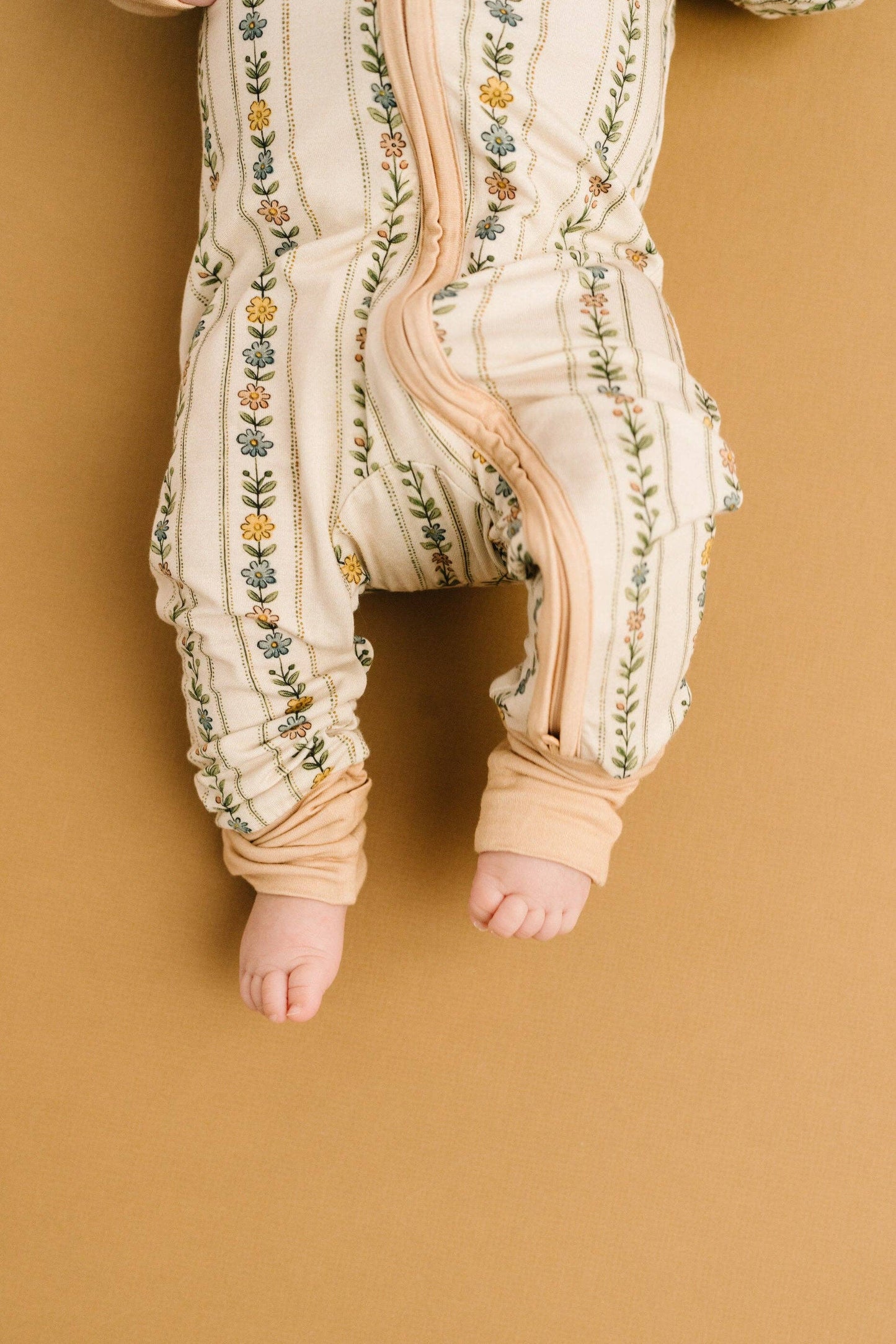 Dainty Daisy Bamboo Sleeper