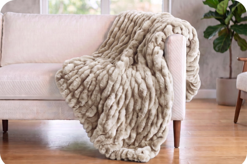 Luxe Cuddle® Blanket - Milan Enzo Vanilla Creme